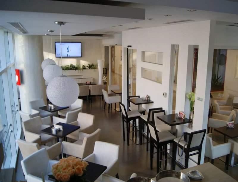ROSES & COFFEE caffe bar