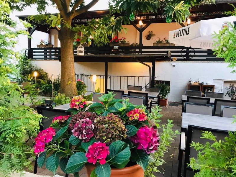 ​Syrtaki Restaurant
