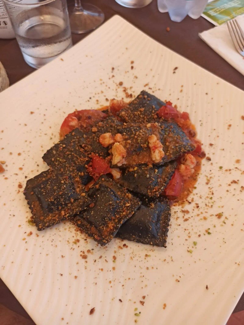 Cafe La darsena Wine Bar