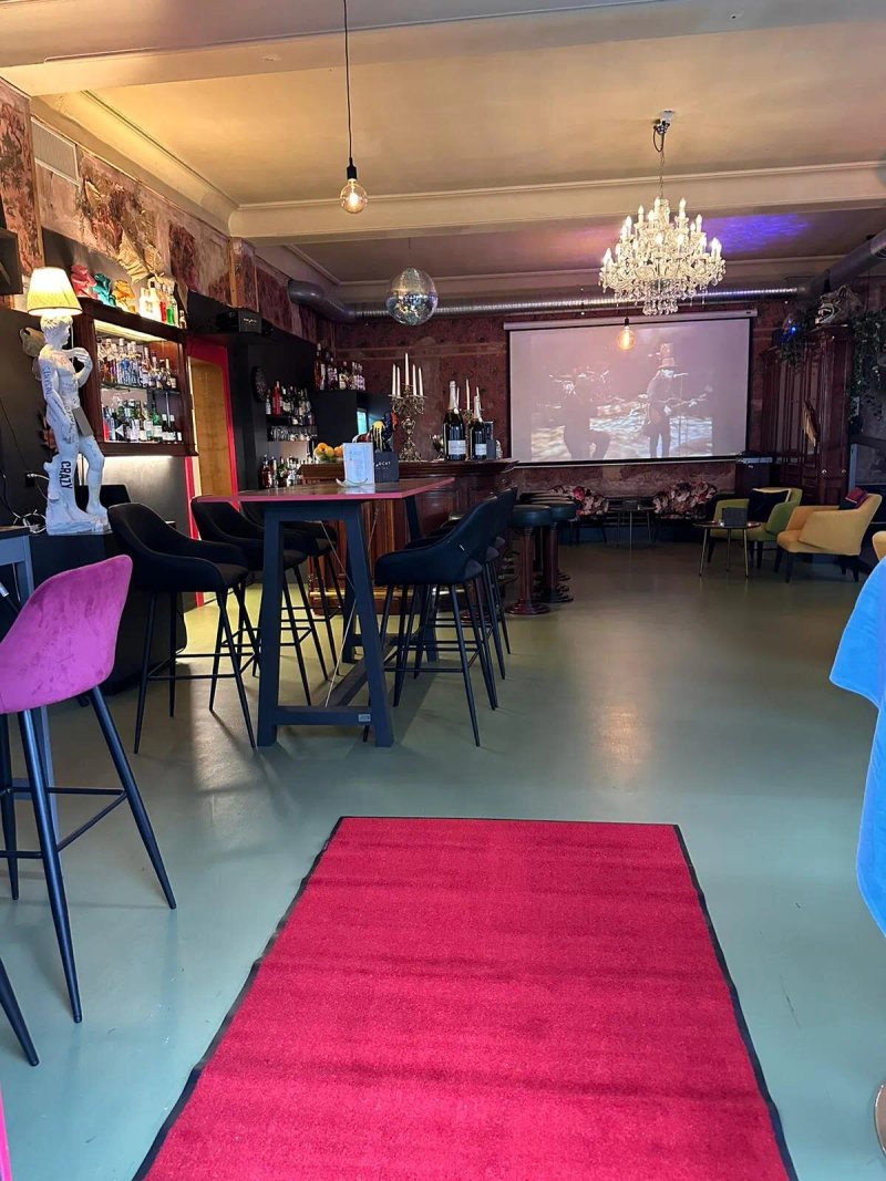 Verruckt Bar