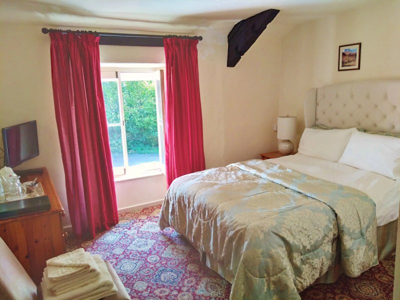 Pen-y-Bont Hotel