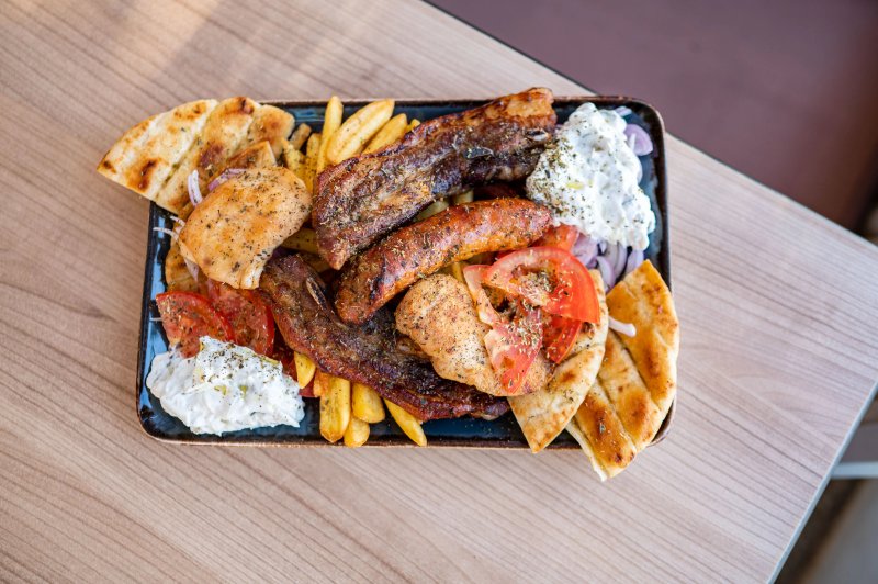 Roots Restaurant & Bar
