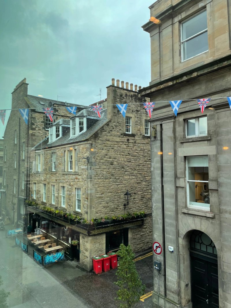 Premier Inn Edinburgh City Centre (Waverley) hotel