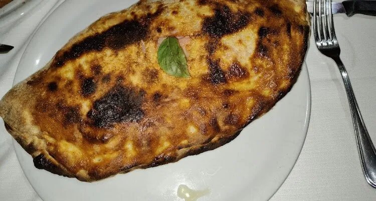 Puros Pizzeria Food & Drinks