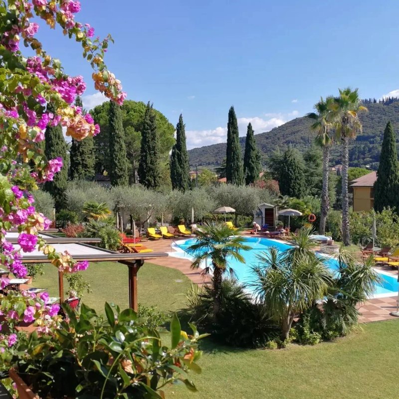 Villa Madrina Lovely & Dynamic Hotel