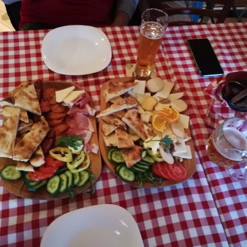 Sorbarka Pub & Restaurant