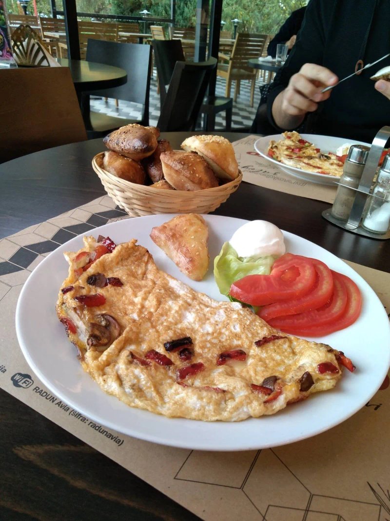 AVIA Bistro
