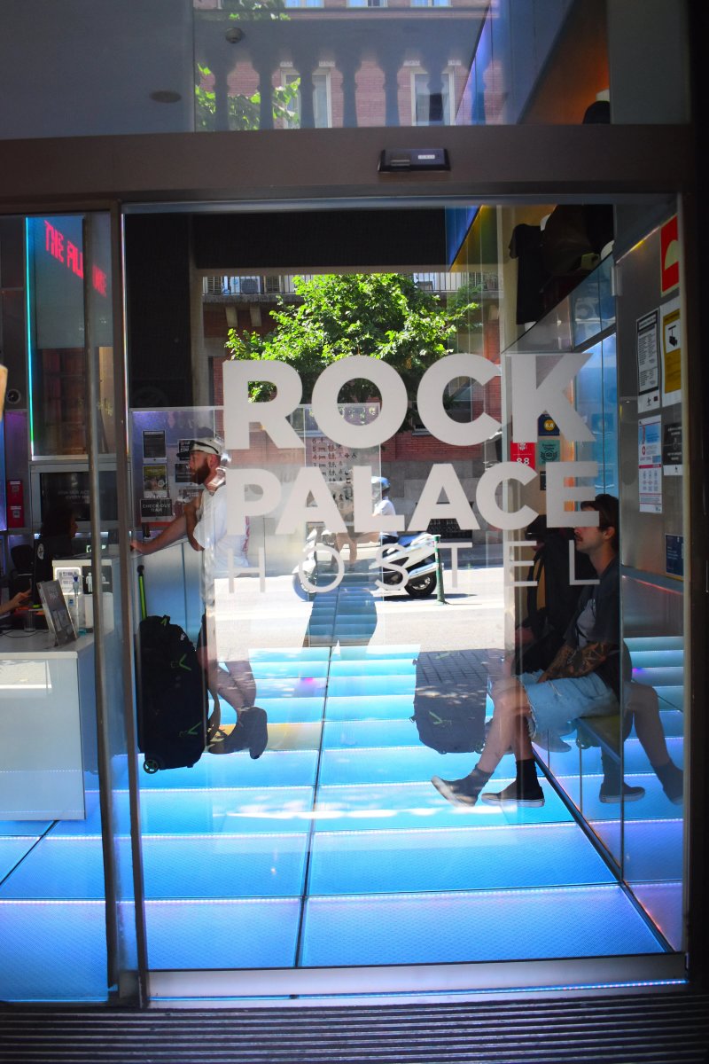 Sant Jordi Hostels Rock Palace