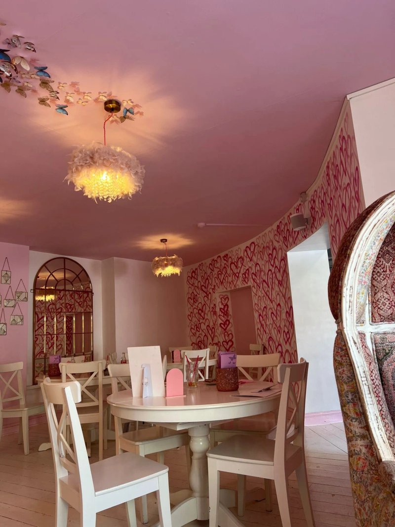 Luxe Cafe Bar