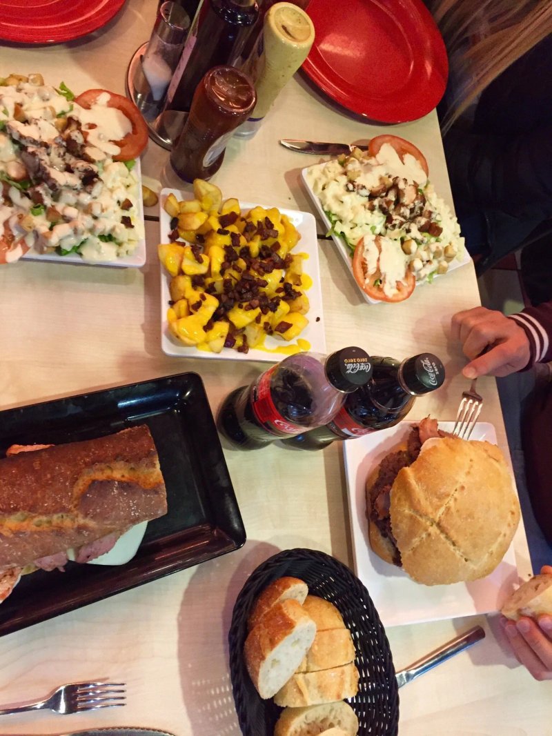 Donga Casual Food