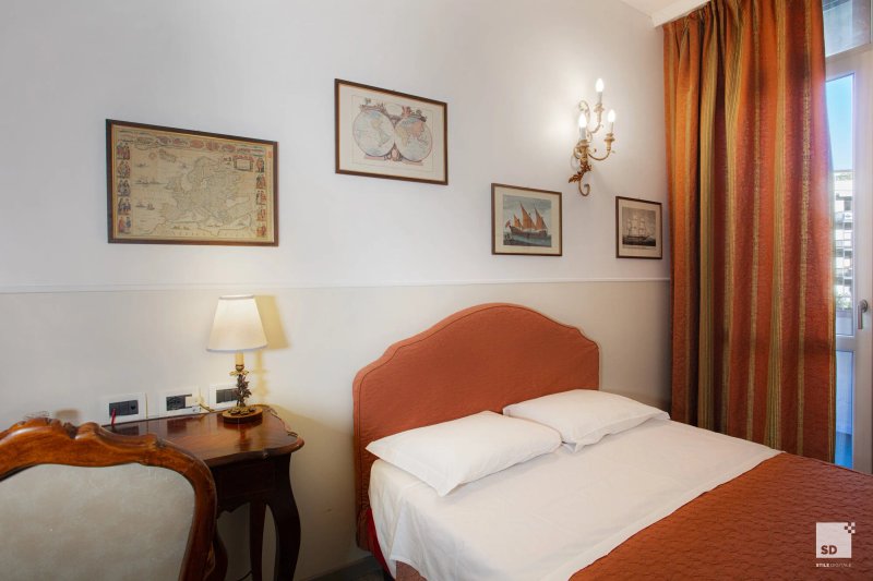 Admiral Hotel