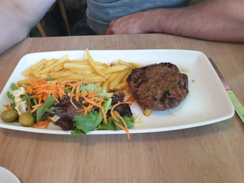 B-CREK SOLFA restaurant