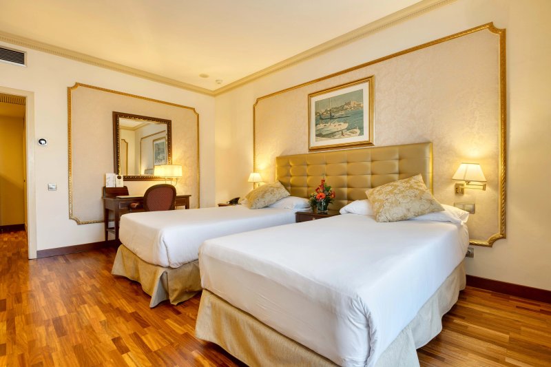 Hotel Roger De Lluria