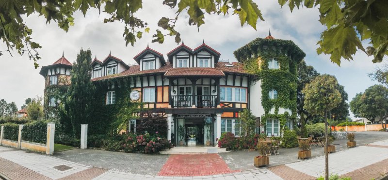 Hotel Torres De Somo