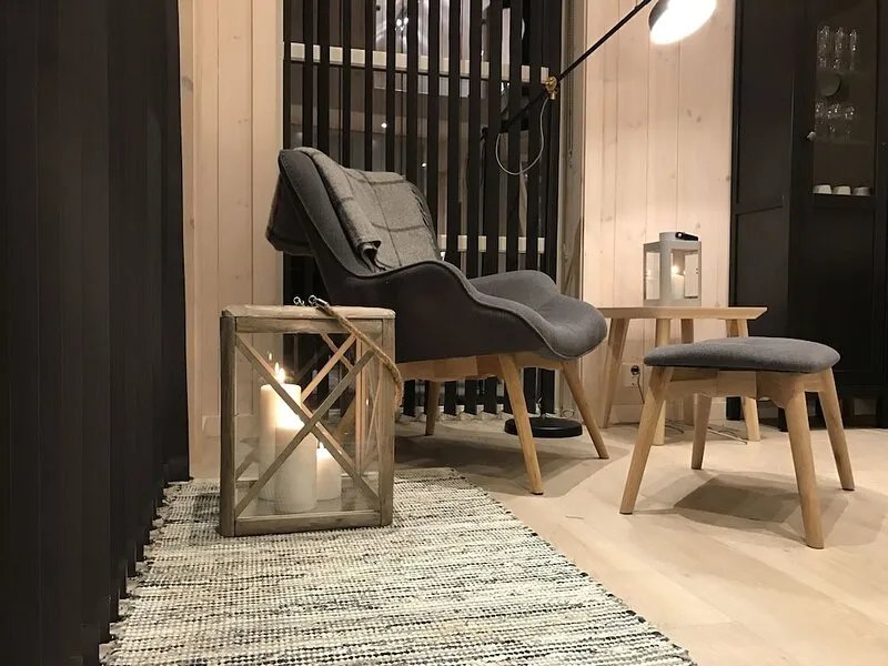 Fam friendly furniture cottage in a quiet environment. 8 Pers Sauna and Jacuzzi