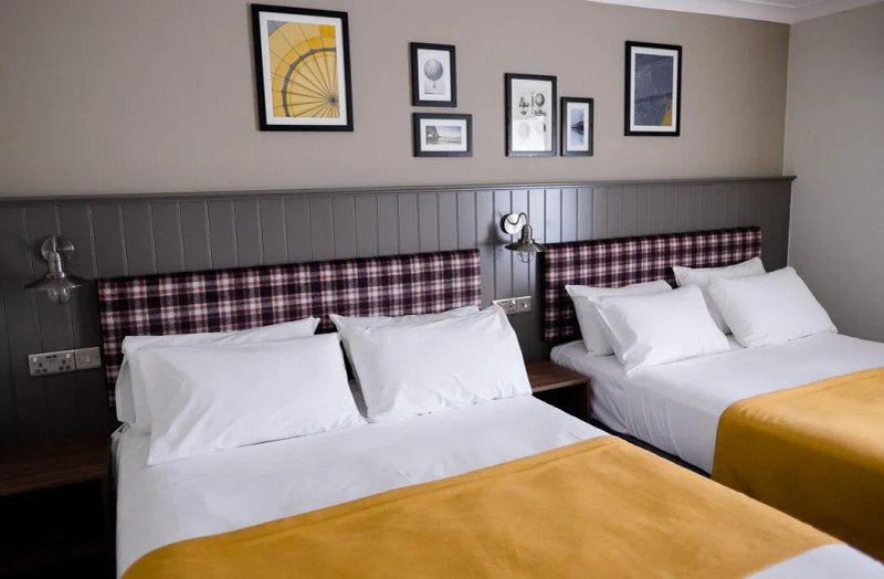 Almondsbury Inn & Lounge