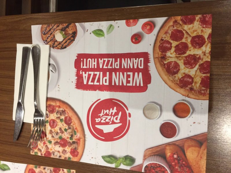 Pizza Hut Frankfurt, Zoo