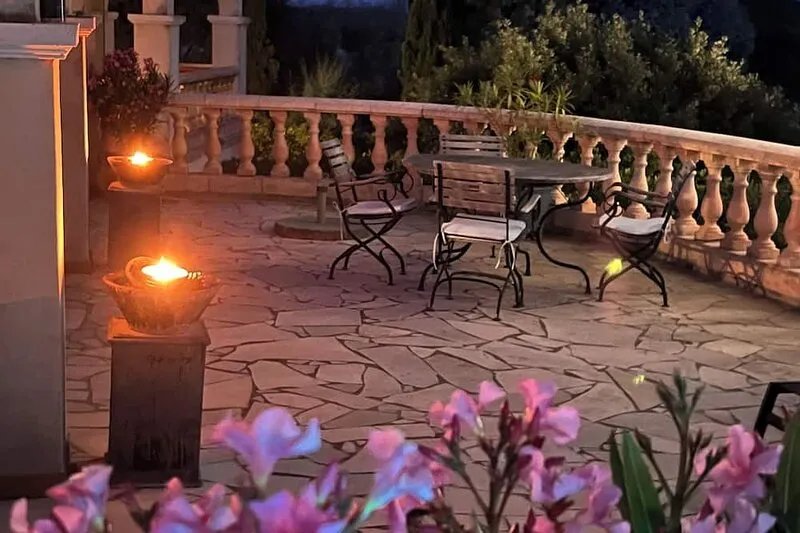 Superb view of the Gulf of St.Tropez, villa for 8 people, heated pool