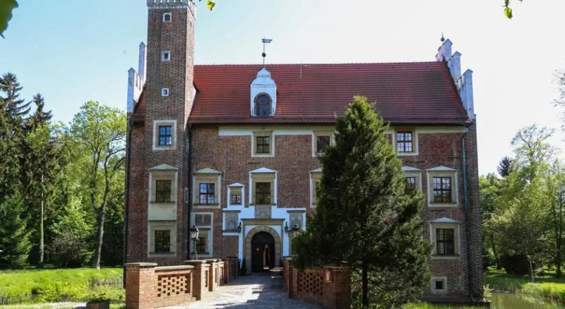 Water Castle Hotel