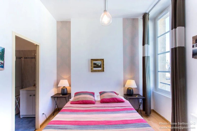 Une Chambre en Ville