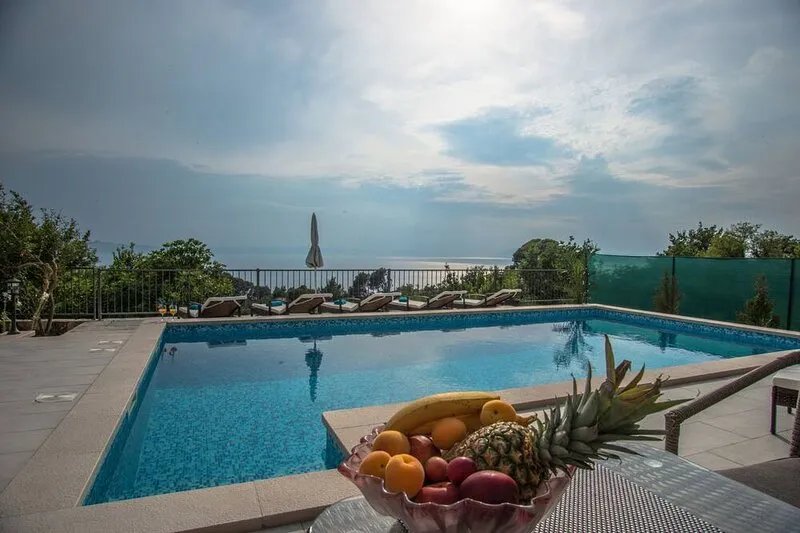 Villa Divna -Old family House With Private Pool and beautifoul see wiew