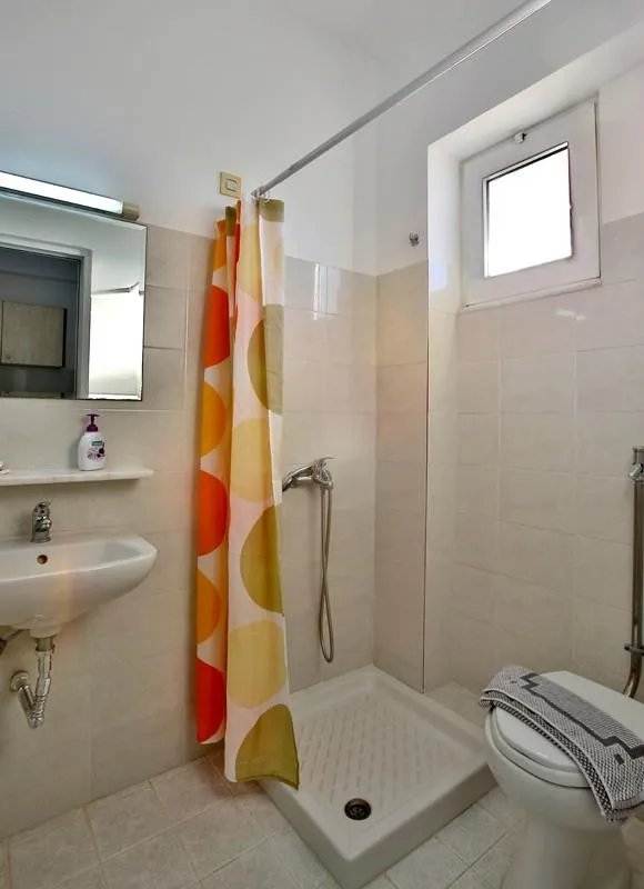 Hillside Studios & Apartments