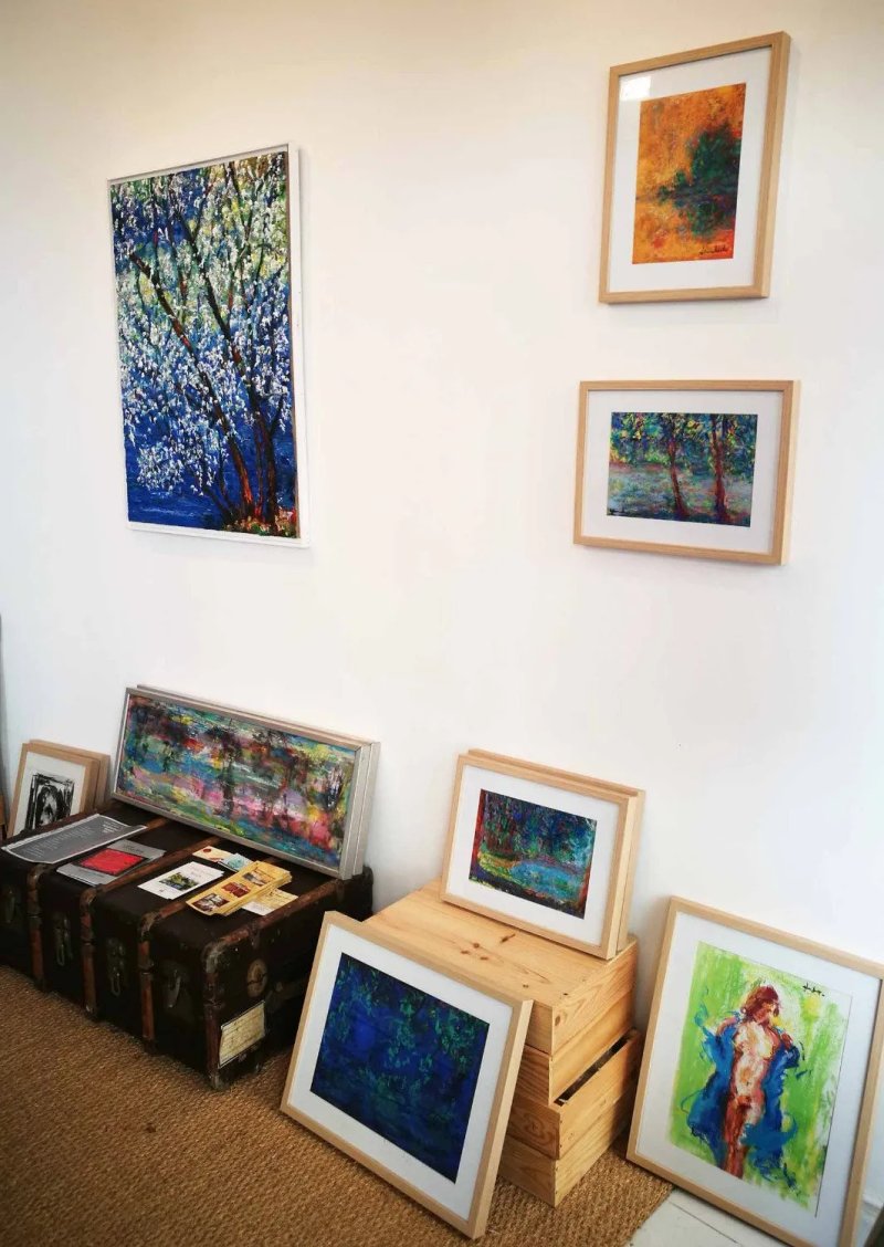 Bleu Cobalt Gallery