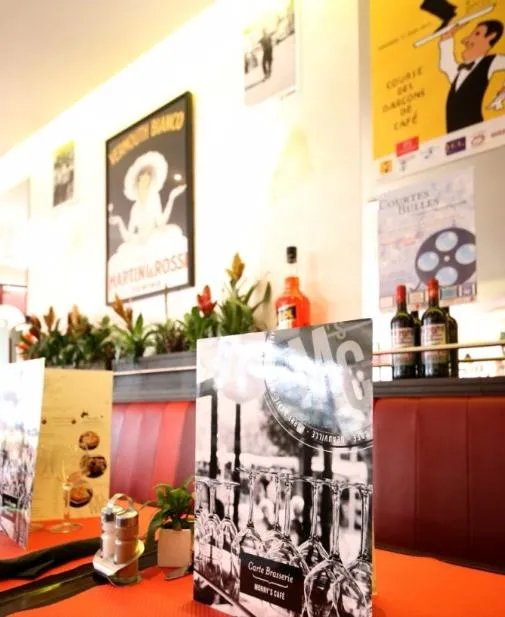 Le Morny's Café