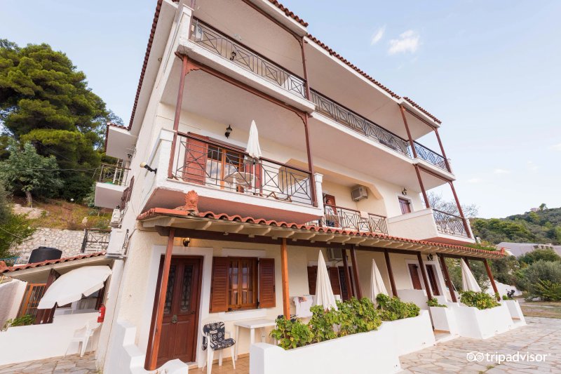 Vassilias Beach Hotel