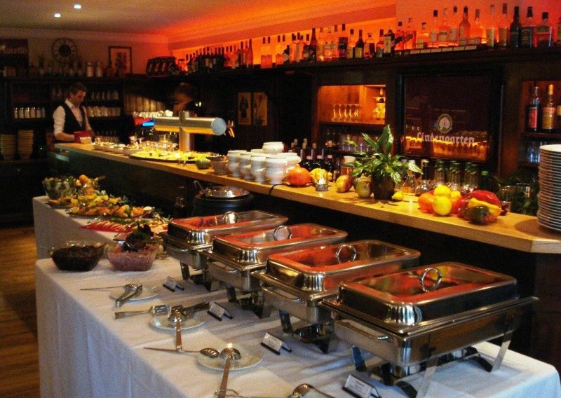 Lindengarten Wirtshaus Bar & Biergarten