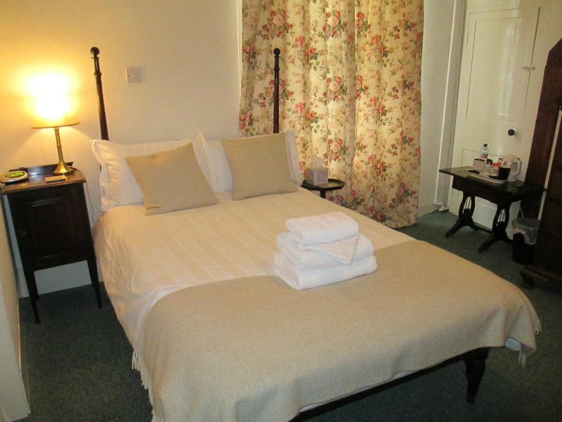 Old Manor House Bed and Breakfast