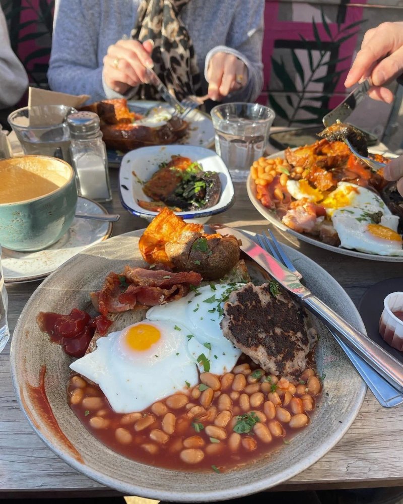 Lucky Beach Cafe