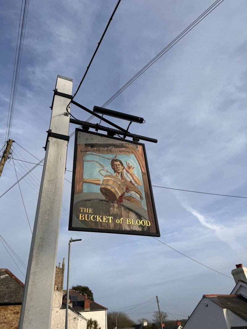 Bucket Of Blood pub