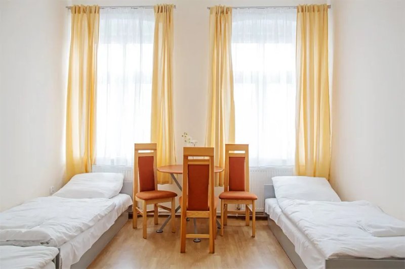 Lew Hostel