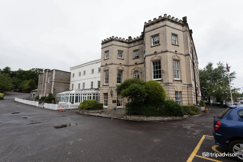 Arnos Manor Hotel