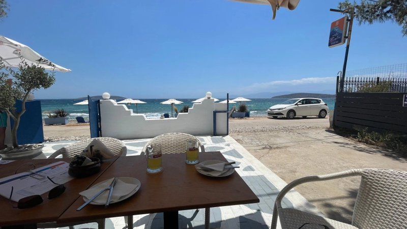 10 More Days, Cafe Bistro Beach Bar