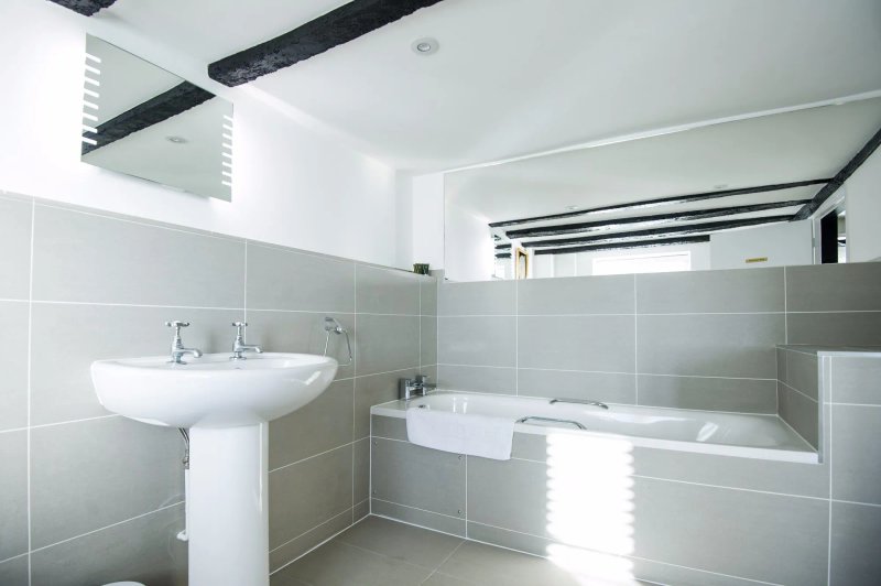 Cowdray Golf Lodge