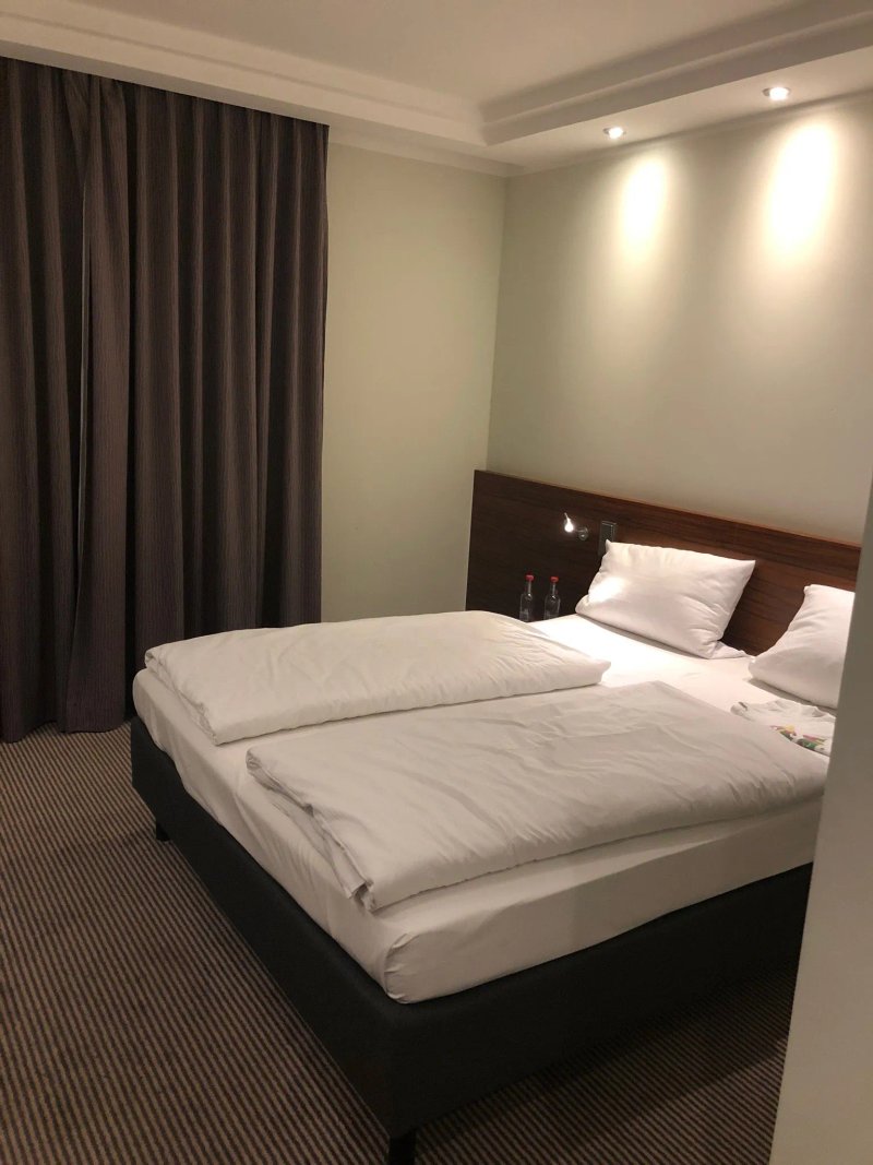 Augusten Hotel