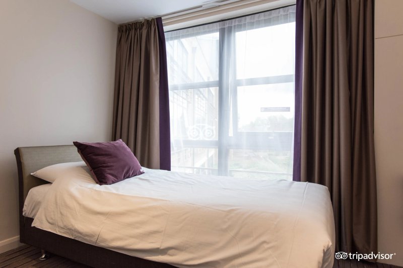 Premier Inn London Kew Bridge hotel