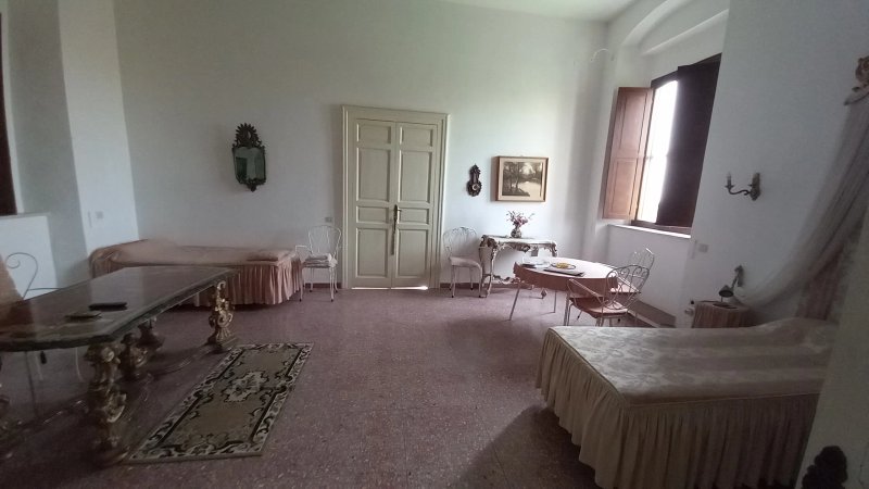 Palazzo Caracciolo