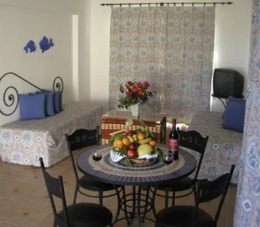 Nicki Holiday Resort Polis
