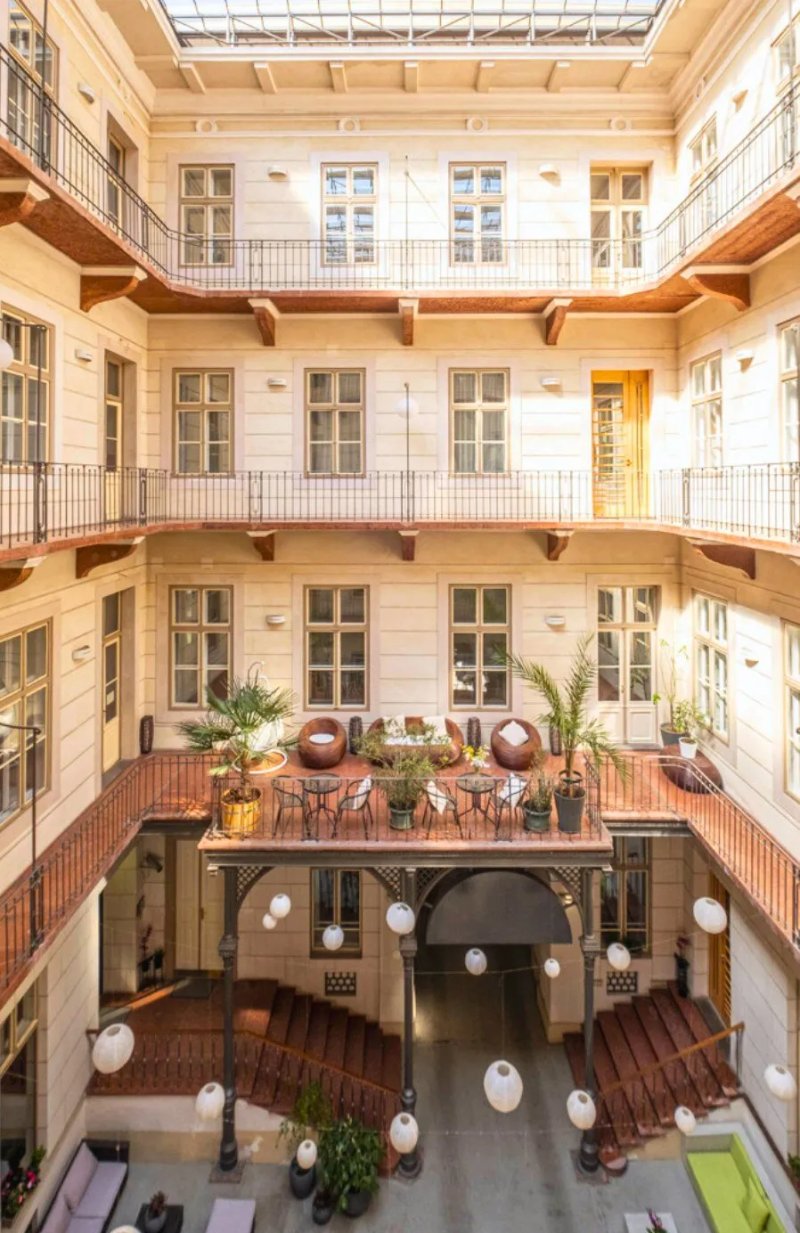 Harmonia Palace