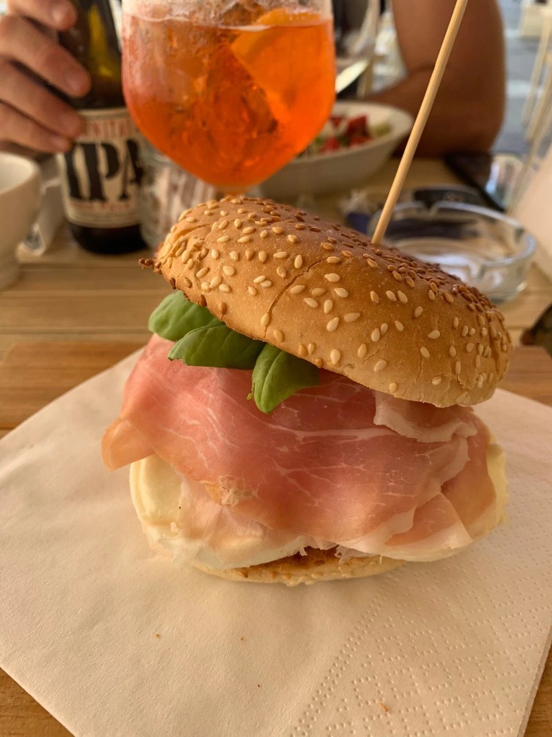 Dom cafe