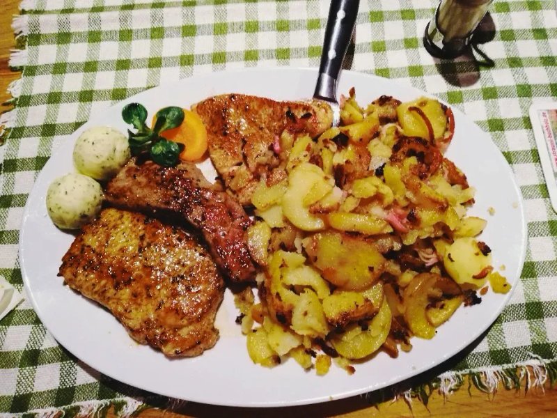 Gasthaus zur Straussi