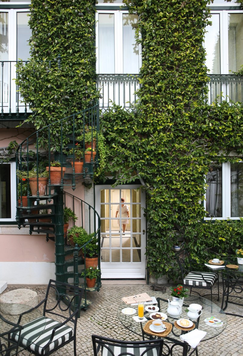 As Janelas Verdes Inn, a Lisbon Heritage Collection