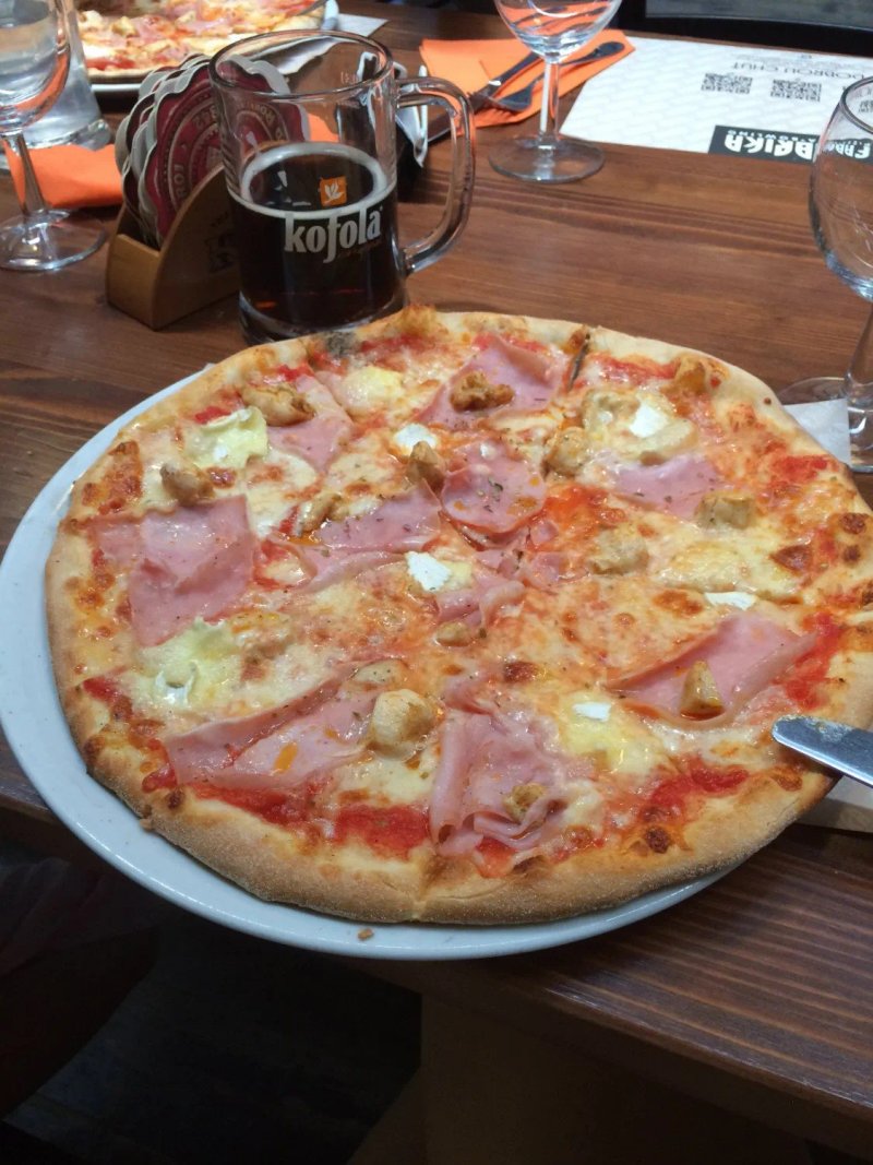 Fabrika Pizza & Bowling