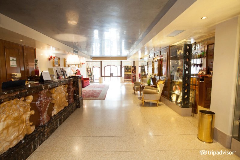 Hotel Pesaro Palace