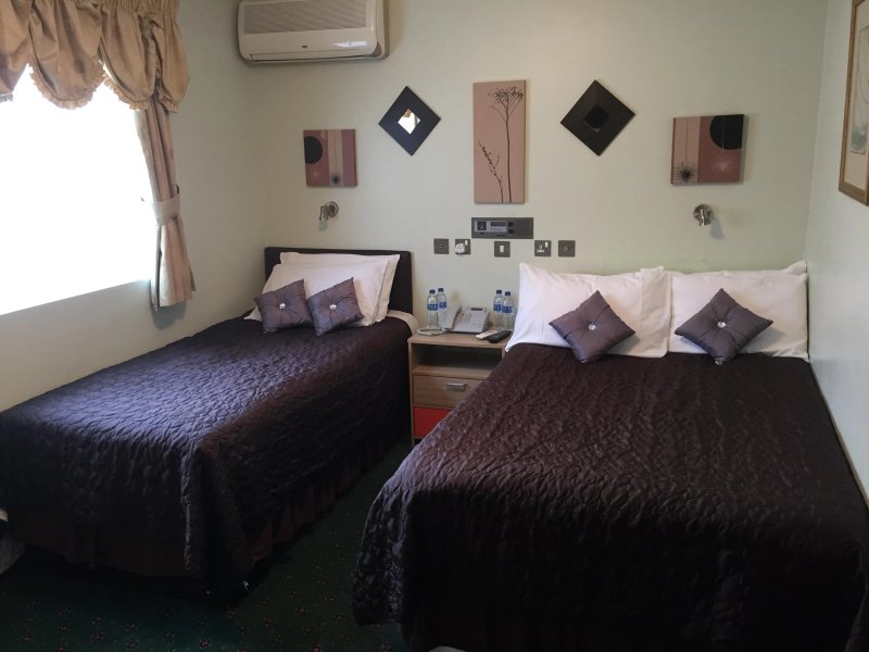 Kadimah Hotel
