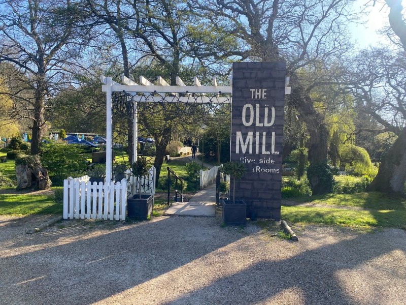 Upham Inns - The Old Mill Pub With Rooms