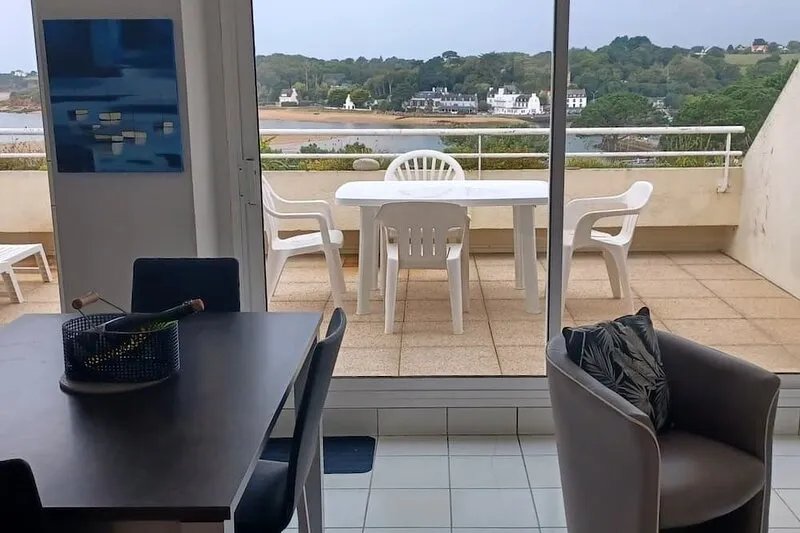 The beach horizon as this holiday apartment 3 rooms with solarium